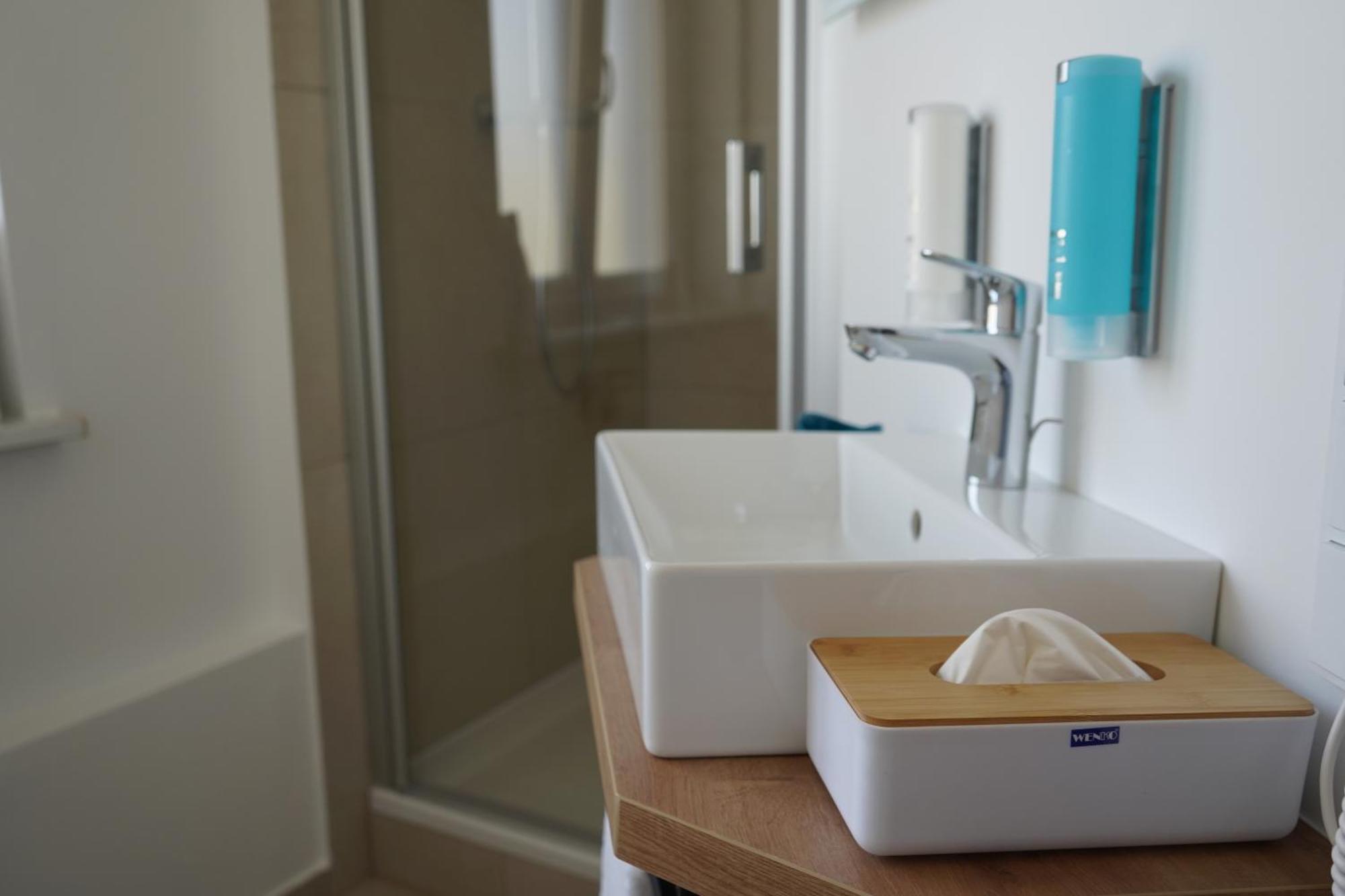 Eco Motel Wallersdorf Экстерьер фото