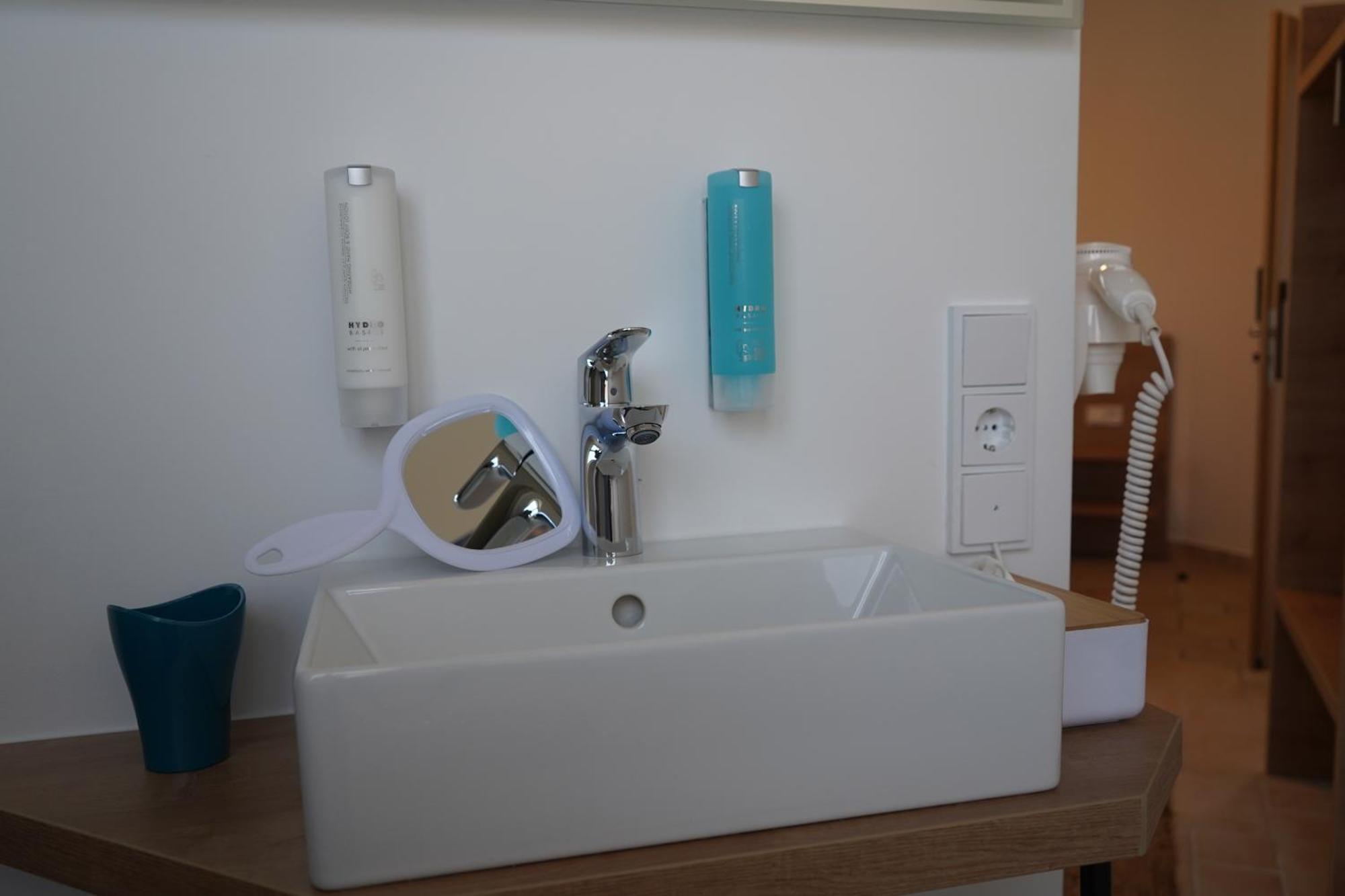 Eco Motel Wallersdorf Экстерьер фото